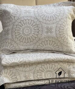 COUVRE LIT BBH , (3PIECES) BROCARD